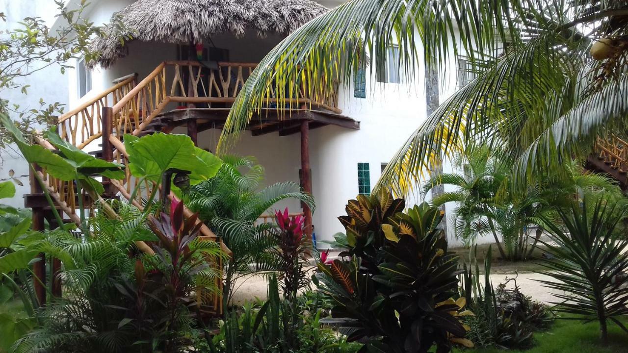 Отель Zamunda Garden View Тулум Экстерьер фото
